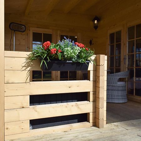 Pinewood Cabin Saline Esterno foto
